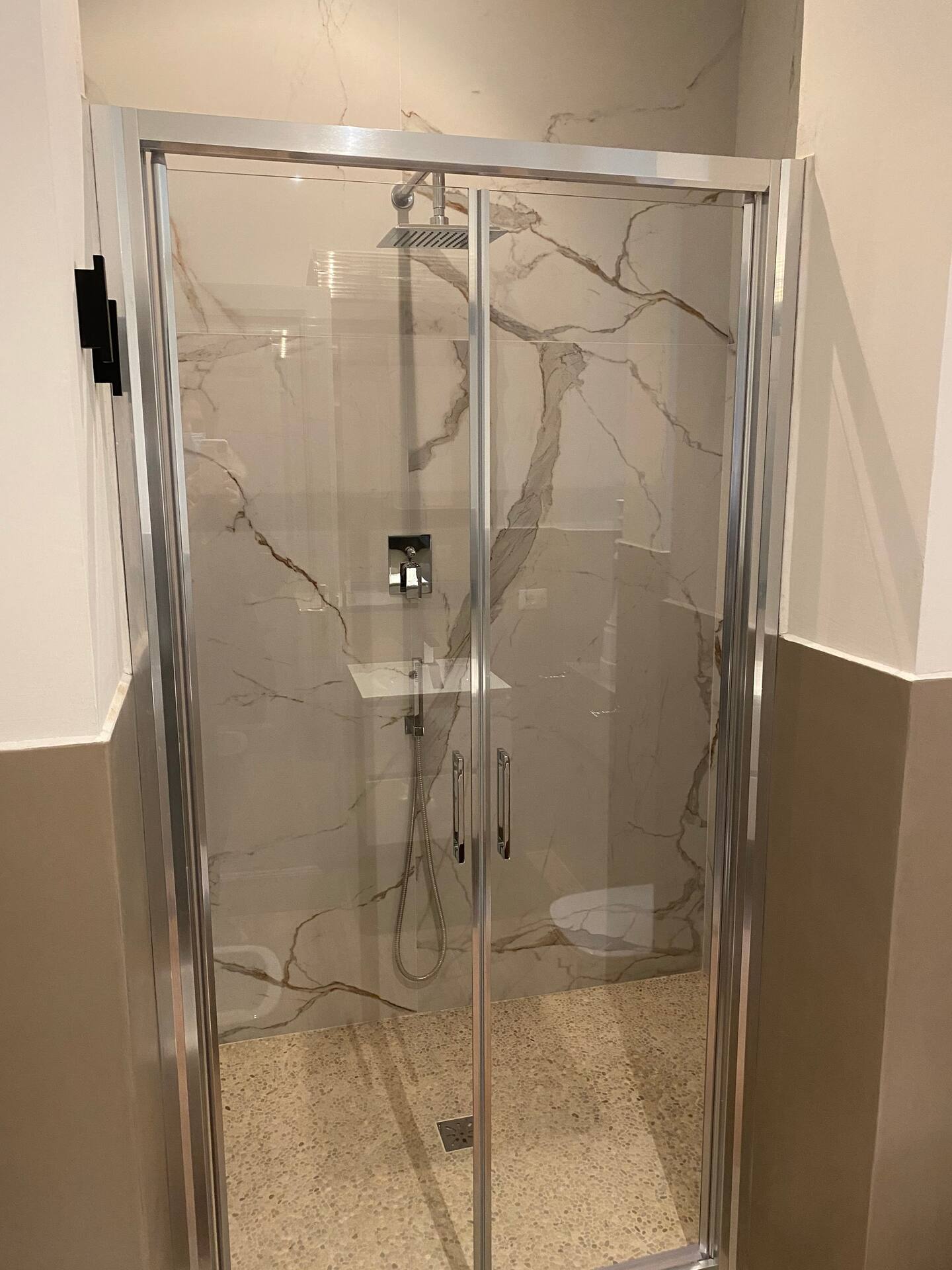 97dd4a42-11a8-4974-92b4-c35108c57a8d