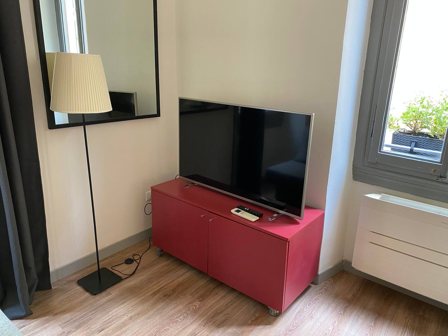 ebb8667e-c13f-47e0-8a51-5278166d4e56